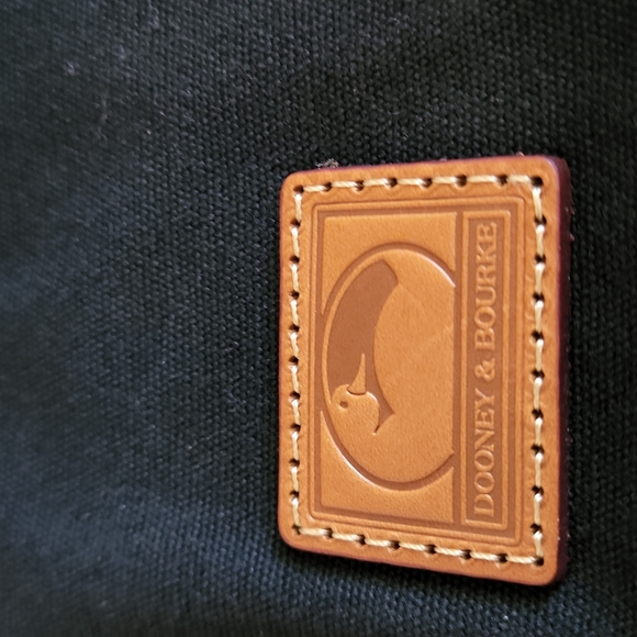 Adorable Dooney & Bourke Black Wristlet - Picture 6 of 12